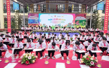 Học sinh Trường Trung học cơ sở Tam Sơn (thành phố Từ Sơn) tham gia hưởng ứng Cuộc thi vẽ tranh dành cho thiếu nhi với chủ đề “Thiếu nhi Việt Nam làm nghìn việc tốt”.