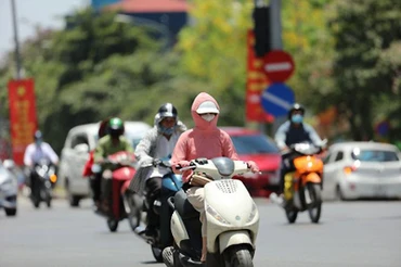 Khu vực Hà Nội ngày nắng, có nơi nắng nóng hơn 35 độ C. (Ảnh minh họa)