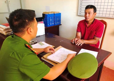 Đối tượng Lê Văn Nhí tại Cơ quan Cảnh sát điều tra Công an tỉnh Đắk Nông.