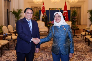 Thủ tướng Phạm Minh Chính hội kiến Tổng thống Cộng hòa Singapore Halimah Yacob. (Ảnh: NHẬT BẮC)