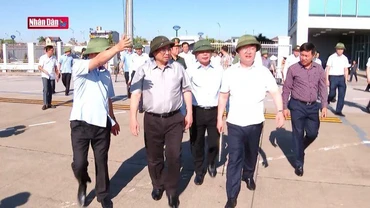 Thủ tướng khảo sát thực địa sân bay Vinh để có phương án mở rộng