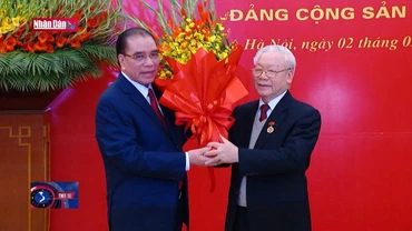 Trao Huy hiệu 55 năm tuổi Đảng tặng Đồng chí Nguyễn Phú Trọng