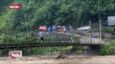 Mưa to kéo dài gây lũ quét, sạt lở