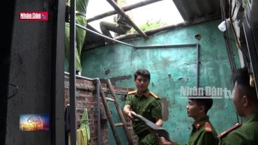 Hà Nam: Công an giúp dân khắc phục hậu quả sau cơn bão số 3