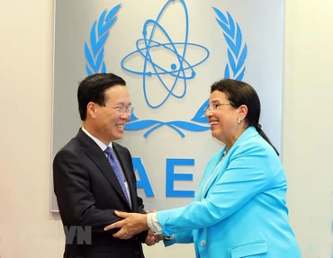 Chủ tịch nước Võ Văn Thưởng với Quyền Tổng Giám đốc IAEA Najat Mokhtar. (Ảnh: TTXVN)