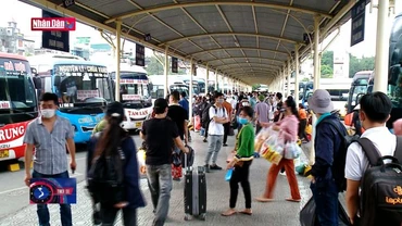 Người dân hối hả về quê dịp nghỉ lễ 30/4