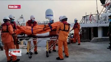 Đưa 4 thi thể trong vụ chìm sà lan ở Quảng Ngãi vào bờ