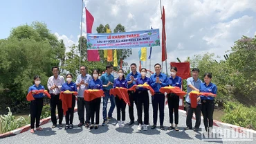 Khánh thành cầu Hy Vọng 277 (cầu Rạch Gia Vàm, tại ấp Tân Thạnh, xã Bình Thạnh Trung, huyện Lấp Vò, tỉnh Đồng Tháp).