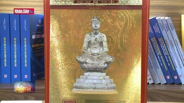 Ra mắt bộ lịch ''Bảo vật quốc gia''