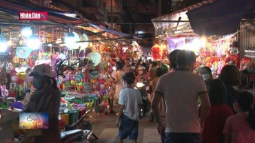 Phố lồng đèn rộn ràng trước Trung thu