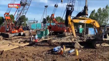 Thi thể bé Hạo Nam đã được đưa lên sau 21 ngày cứu hộ