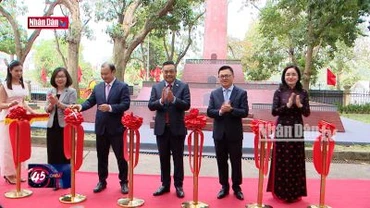 Báo Nhân Dân ra mắt triển lãm tương tác Cột cờ Hà Nội