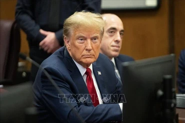 Cựu Tổng thống Mỹ Donald Trump tại Tòa án hình sự Manhattan, thành phố New York ngày 15/2/2024. (Ảnh: AFP/TTXVN)