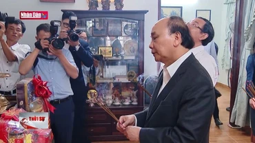 Chủ tịch nước thăm, chúc Tết gia đình các cố lãnh đạo Đảng, Nhà nước