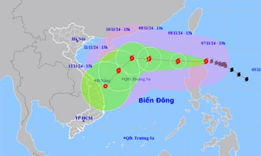 Vị trí và hướng di chuyển của bão Yinxing lúc 13 giờ ngày 7/11. (Nguồn: nchmf.gov.vn)