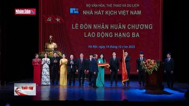Chủ tịch nước dự 70 năm Nhà hát Kịch Việt Nam