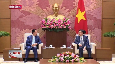 Chủ tịch Quốc hội tiếp Đoàn đại biểu cấp cao Thủ đô Phnôm Pênh