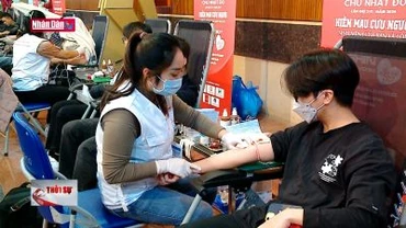 Khai mạc chương trình hiến máu Chủ nhật Đỏ lần thứ XVI