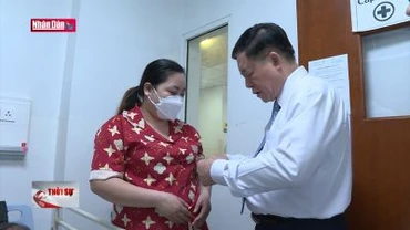 Trưởng Ban Tuyên giáo Trung ương thăm và chúc mừng Ngày Thầy thuốc Việt Nam
