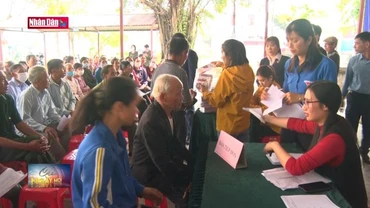 Ninh Bình khám bệnh, cấp phát thuốc miễn phí cho người dân