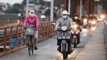 Khu vực Hà Nội sáng sớm và đêm trời lạnh. (Ảnh minh họa)