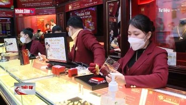 Giá vàng đắt nhất lịch sử, sắp chạm 75 triệu đồng/lượng