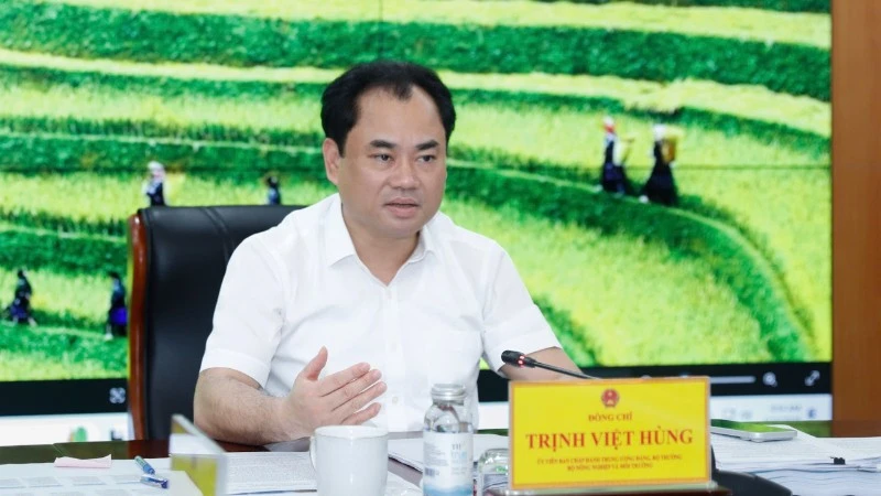 Bộ trưởng Trịnh Việt Hùng yêu cầu đẩy mạnh cải cách thủ tục hành chính và bảo đảm chất lượng dự án luật
