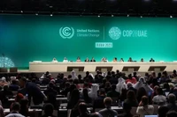 Quang cảnh phiên bế mạc Hội nghị lần thứ 28 các bên tham gia Công ước khung của Liên hợp quốc về biến đổi khí hậu (COP28) tại Dubai, UAE, ngày 13/12/2023. (Ảnh: THX/TTXVN)