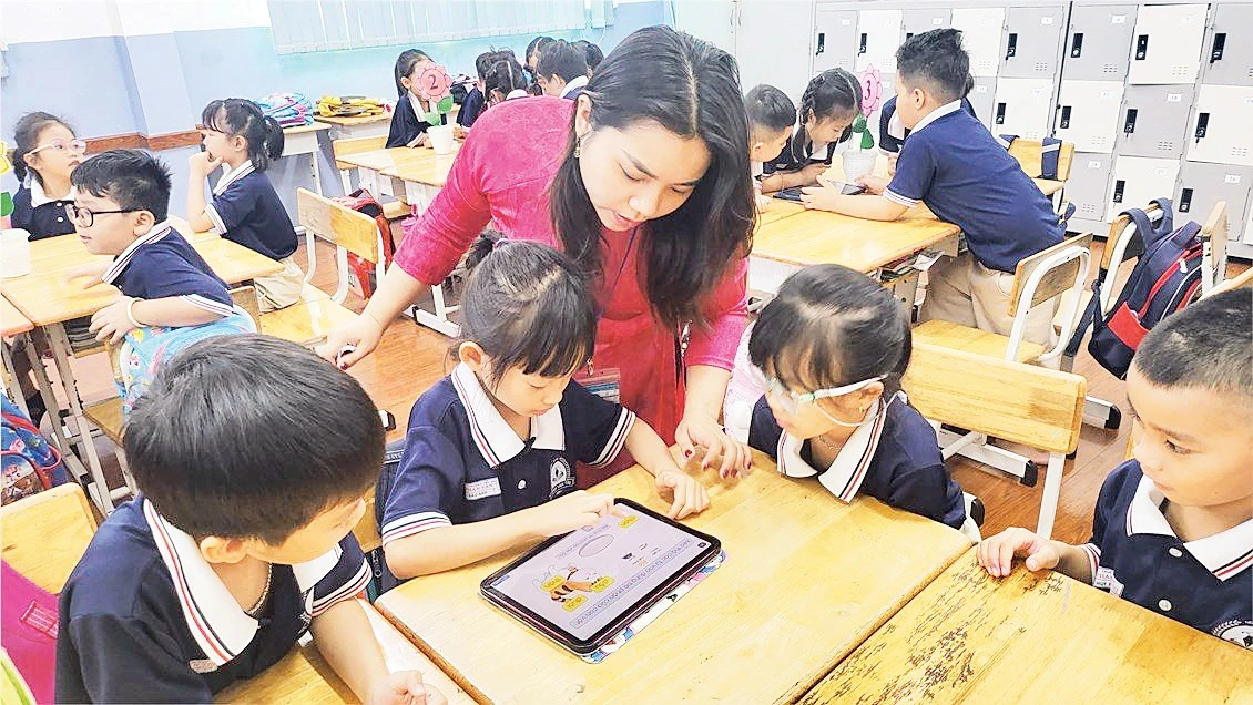 TP.HCM tiên phong ứng dụng AI trong giáo dục, vừa dạy học vừa phòng chống bạo lực học đường