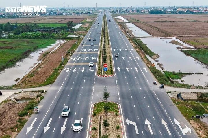 Hải Phòng khởi công dự án giao thông 7.100 tỷ đồng, Bắc Ninh trưng bày cổ vật và Hà Nội trao xe lăn