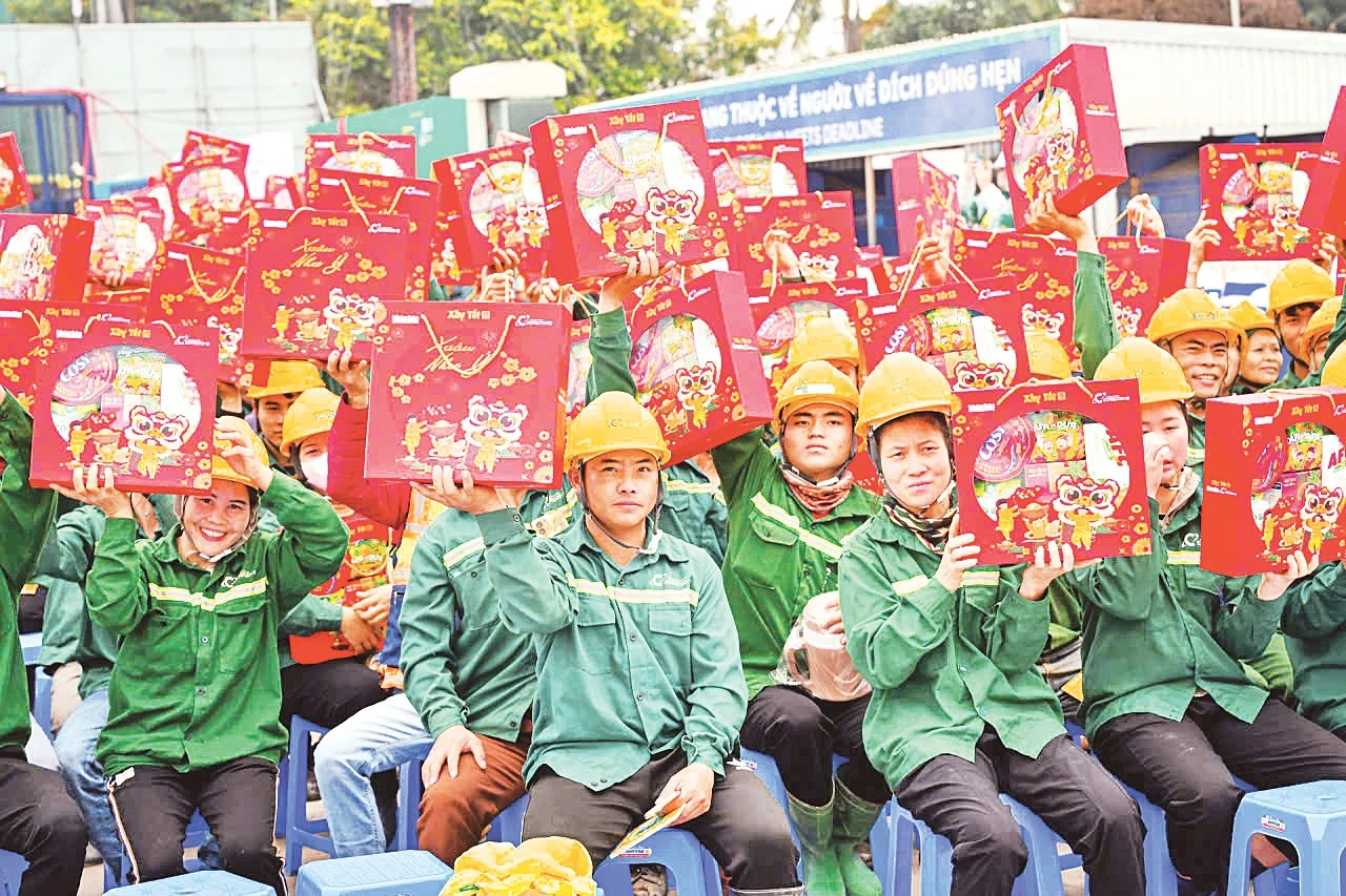 Chuyến Tàu Hạnh Phúc và Xây Tết 2026: Lan Tỏa Yêu Thương Đến Người Lao Động