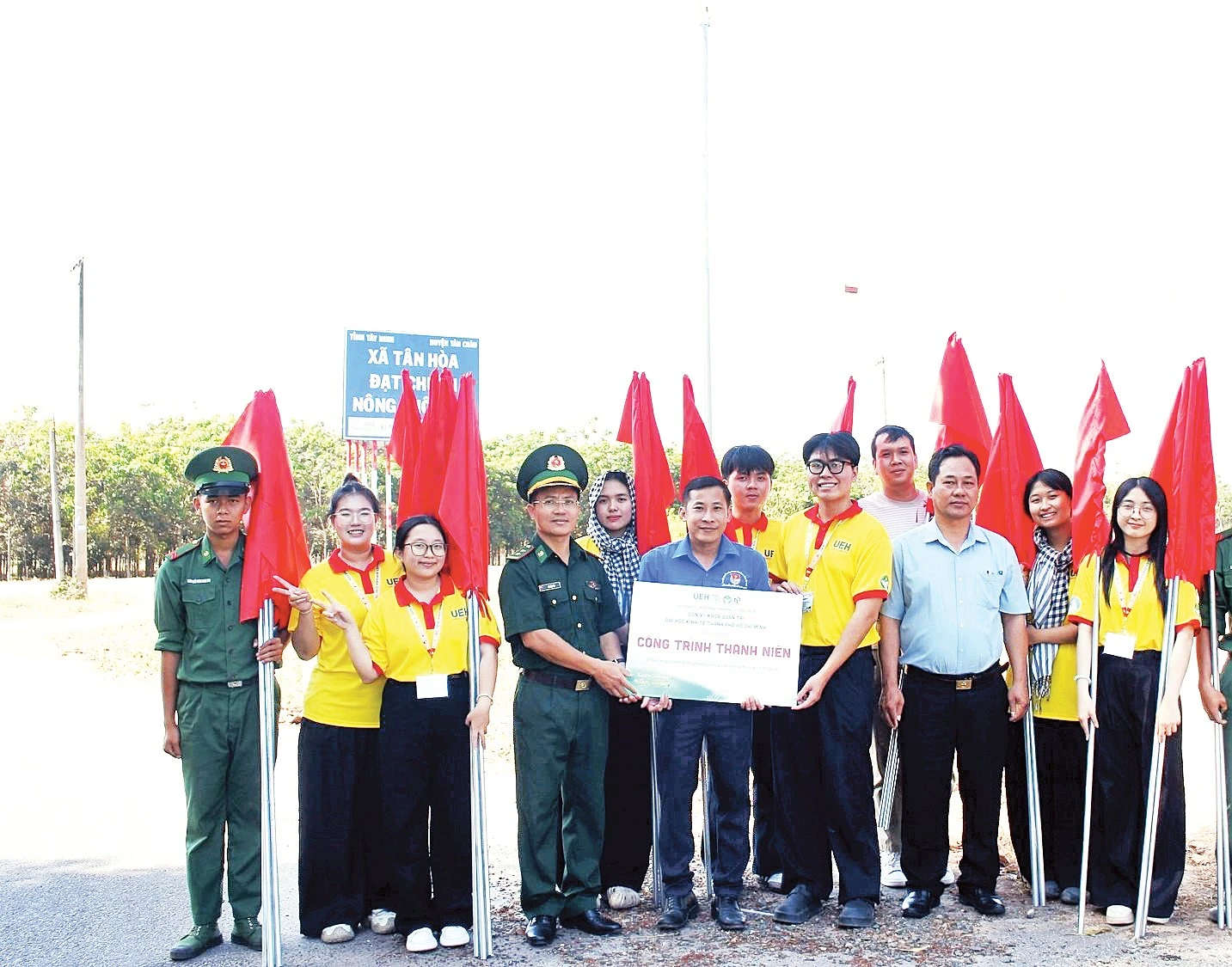 Xuân Biên Phòng Ấm Lòng Dân Bản: Lan Tỏa Yêu Thương Tại Các Xã Vùng Biên Tây Ninh