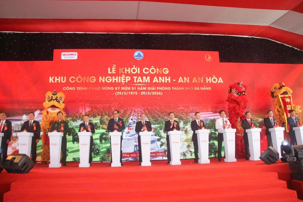 Khu công nghiệp sinh thái 435 ha tại Chu Lai và lễ hội văn hóa biển ở Cửa Lò