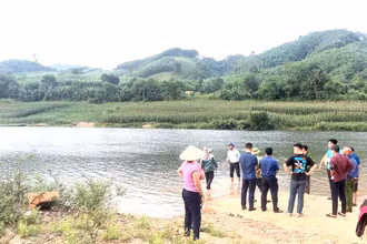 Đoạn sông Gianh, nơi xảy ra vụ đuối nước thương tâm chiều nay. (Ảnh: VĂN TRẦN)