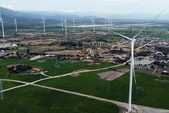 Một dự án điện gió tại xã Phước Hữu, huyện Ninh Phước, tỉnh Ninh Thuận. (Ảnh HUY HÙNG)