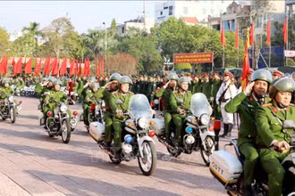 Lực lượng công an tỉnh Thái Bình bắt tay ngay vào hoạt động mới, sau khi bỏ Công an cấp huyện và tiếp nhận thêm chức năng, nhiệm vụ từ cơ quan, đơn vị khác. Ảnh: TTXVN