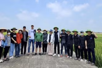 Sinh viên Học viện Nông nghiệp Việt Nam về tìm hiểu hoạt động ở Viện nghiên cứu cây trồng (thuộc Tập đoàn ThaiBinh Seed).