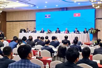 Quang cảnh hội thảo Lý luận lần thứ X giữa Đảng Cộng sản Việt Nam và Đảng Nhân dân Cách mạng Lào.