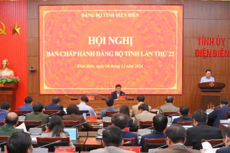 Đồng chí Mùa A Sơn, Phó Bí thư Thường trực Tỉnh ủy Điện Biên quán triệt các yêu cầu tại cuộc họp Ban Chấp hành ngày 6/12.
