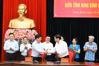 Lễ ký kết chương trình phối hợp công tác tuyên truyền giữa tỉnh Ninh Bình và Báo Nhân dân giai đoạn 2022-2025.