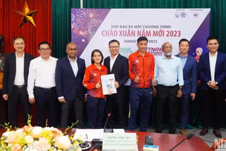 Các đại biểu tại họp báo ra mắt chương trình.