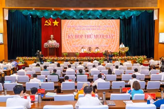 Toàn cảnh Kỳ họp thứ 17, Hội đồng nhân dân tỉnh Bà Rịa–Vũng Tàu khóa VII nhiệm kỳ 2021–2026. 