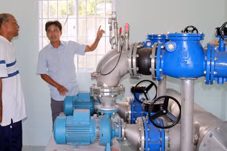 Trạm cấp nước xã Ngũ Lạc, huyện Duyên Hải, tỉnh Trà Vinh được cải tạo, lắp đặt các thiết bị hiện đại.