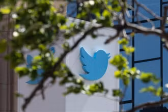 Biểu tượng Twitter tại trụ sở ở San Francisco, California (Mỹ). (Ảnh: AFP/TTXVN)