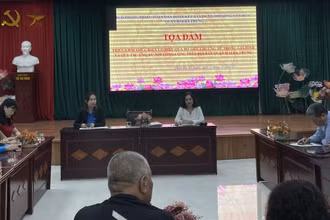 Các đại biểu tham dự buổi tọa đàm.