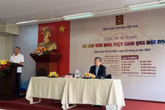 Đại diện Ban Tổ chức thông tin về cuộc thi.