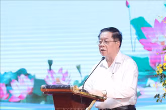 Đồng chí Nguyễn Trọng Nghĩa, Bí thư Trung ương Đảng, Trưởng Ban Tuyên giáo Trung ương phát biểu chỉ đạo Hội nghị.
