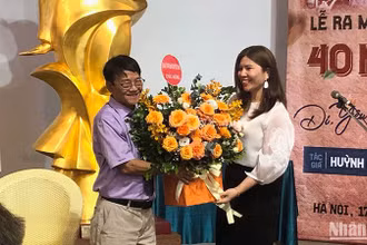 Nhà báo Huỳnh Dũng Nhân trong ngày ra mắt sách.