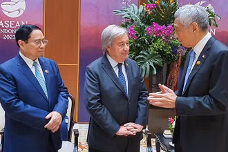 Thủ tướng Phạm Minh Chính gặp Tổng Thư ký Liên hợp quốc và Thủ tướng Singapore. (Ảnh: TUẤN ANH)
