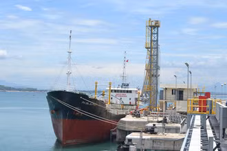 Công ty cổ phần Lọc hóa dầu Bình Sơn xuất bán tối đa sản phẩm nhằm đáp ứng nhu cầu xăng dầu trong nước.